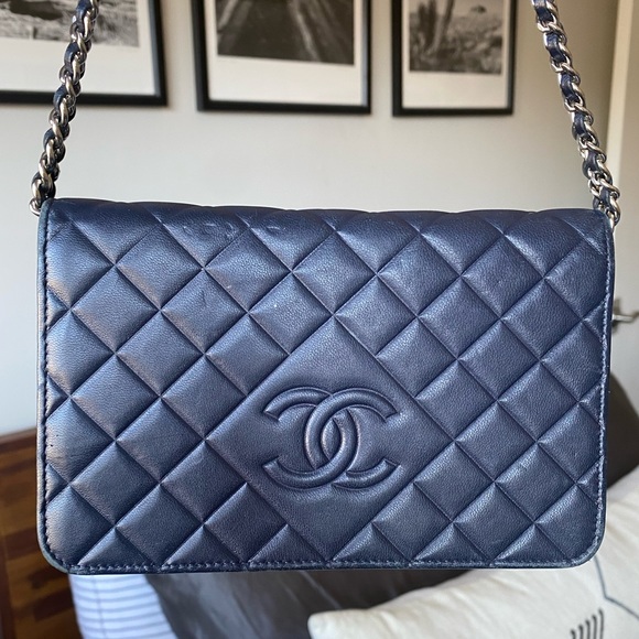 CHANEL Diamond CC Wallet on Chain - Picture 7 of 9